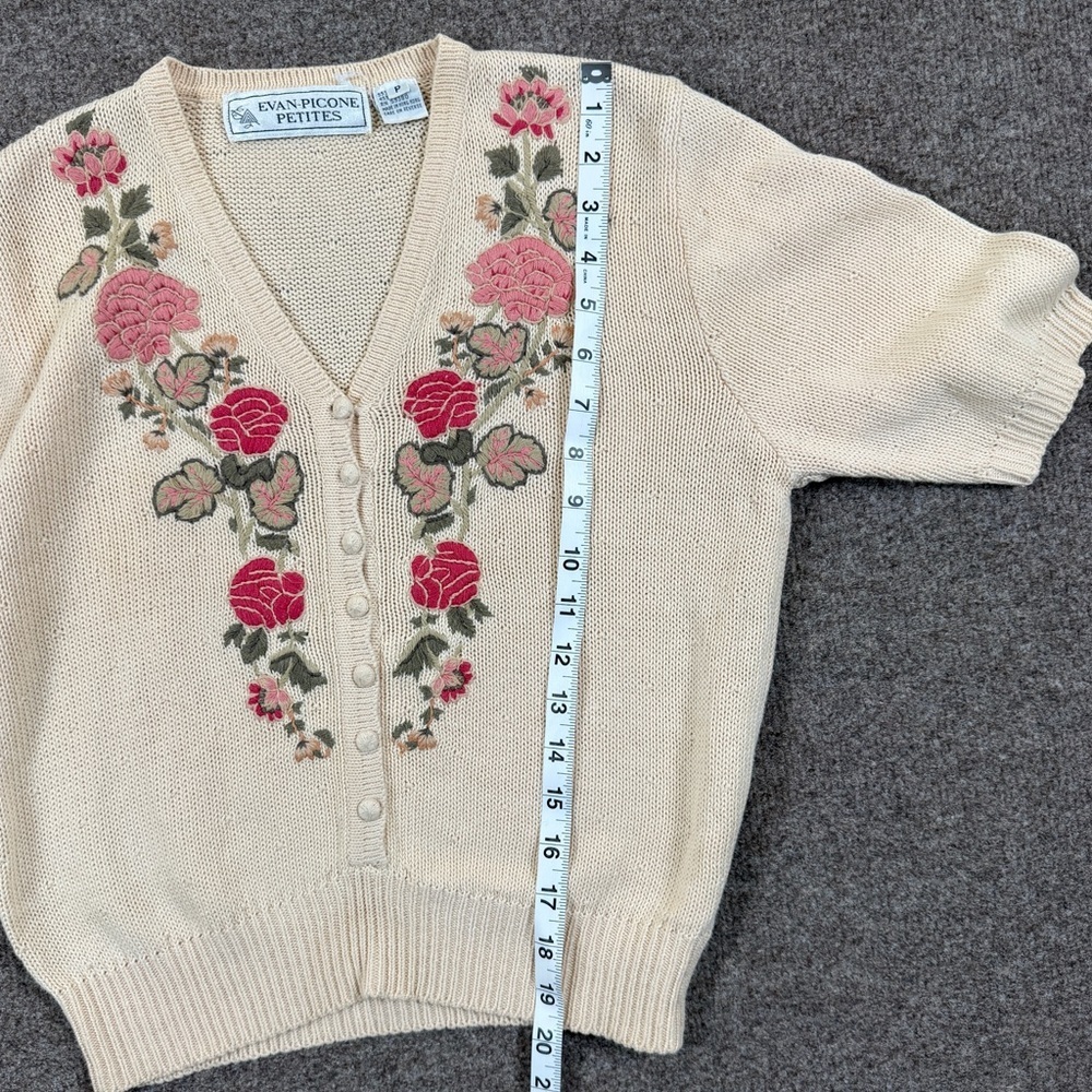 VTG Cream Short Sleeve V-Neck Cardigan Sweater Womens XS/S P Embroidered Florals - Picture 7 of 9